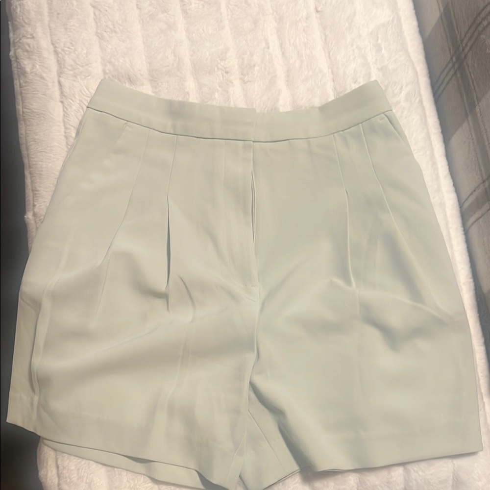 H&M Cream Bermuda Shorts Tailored and Structured